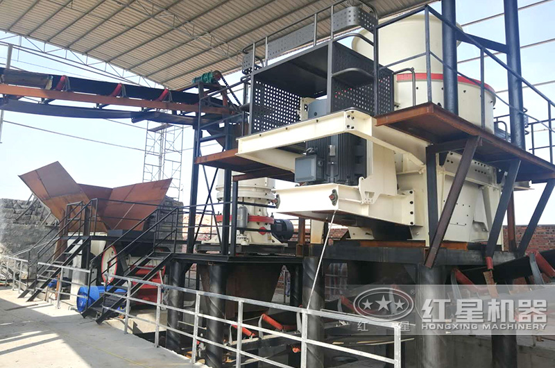 河卵石制砂現(xiàn)場 河卵石制砂現(xiàn)場