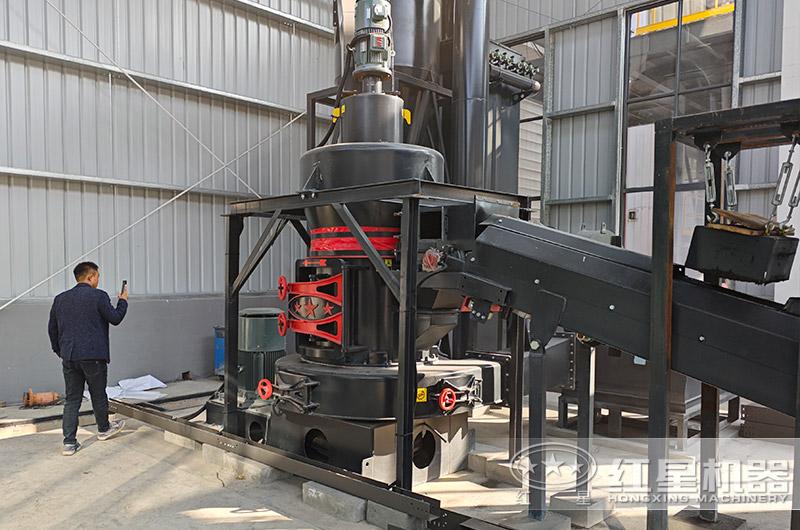 紅星高壓磨粉機(jī)制粉加工客戶現(xiàn)場(chǎng)實(shí)拍