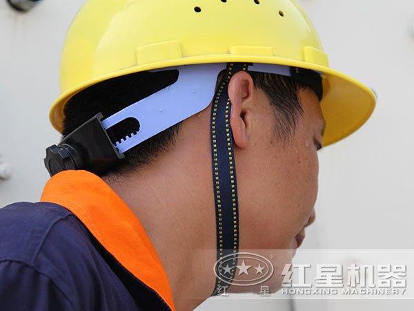 不怕苦、不怕累的技術人員 不怕苦、不怕累的技術人員